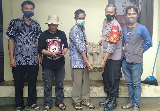 Kompol Haji Asep Ishak Membenarkan  Penemuan Patung Arca Yang Diduga Peninggalan Zaman Dahulu