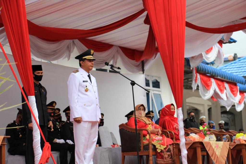 Detik Detik Penurunan Bendera Pada HUT RI Ke- 75 Dipimpin Oleh Wabup Solok