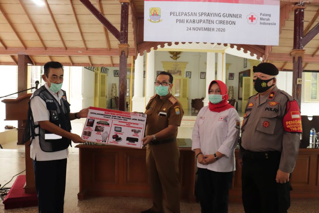 Tangki Gunner, Semprot Sejumlah Lokasi Di Kabupaten Cirebon