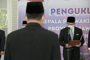 Kukuhkan Kepala BKKBN Jabar, Ridwan Kamil Mendorong Kualitas Keluarga Lebih Baik