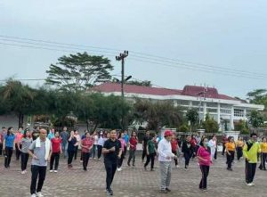 Pemkab Nias Barat Bersama BPJS Kesehatan Laksanakan Senam Sehat.