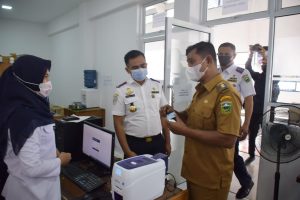 Wabup Solok JFP meninjau tempat pengujian kendaraan di Dinas Perhubungan Kab Solok