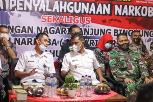 Wabup Solok JFP bersama BNNP Sumbar saat membuka sosialisasi bahaya penyalahgunaan narkoba di Kab Solok